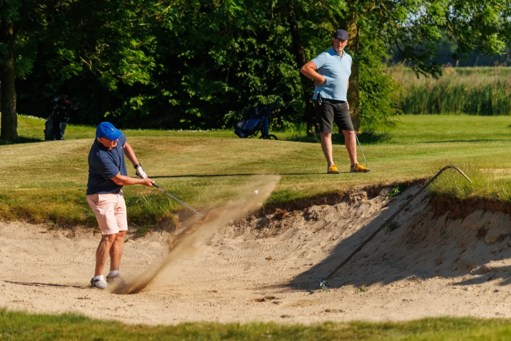 18 holes: 1-9 ⇄ 10-18