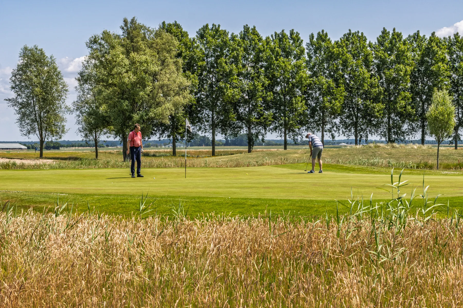 Golfers op Golfpark Reymerswael in Rilland Bath