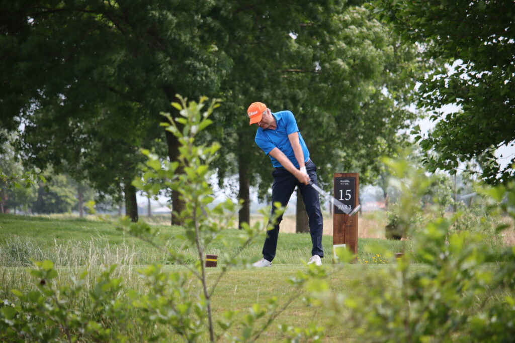Themales Hollandsche Golfclub, omhoog met die bal