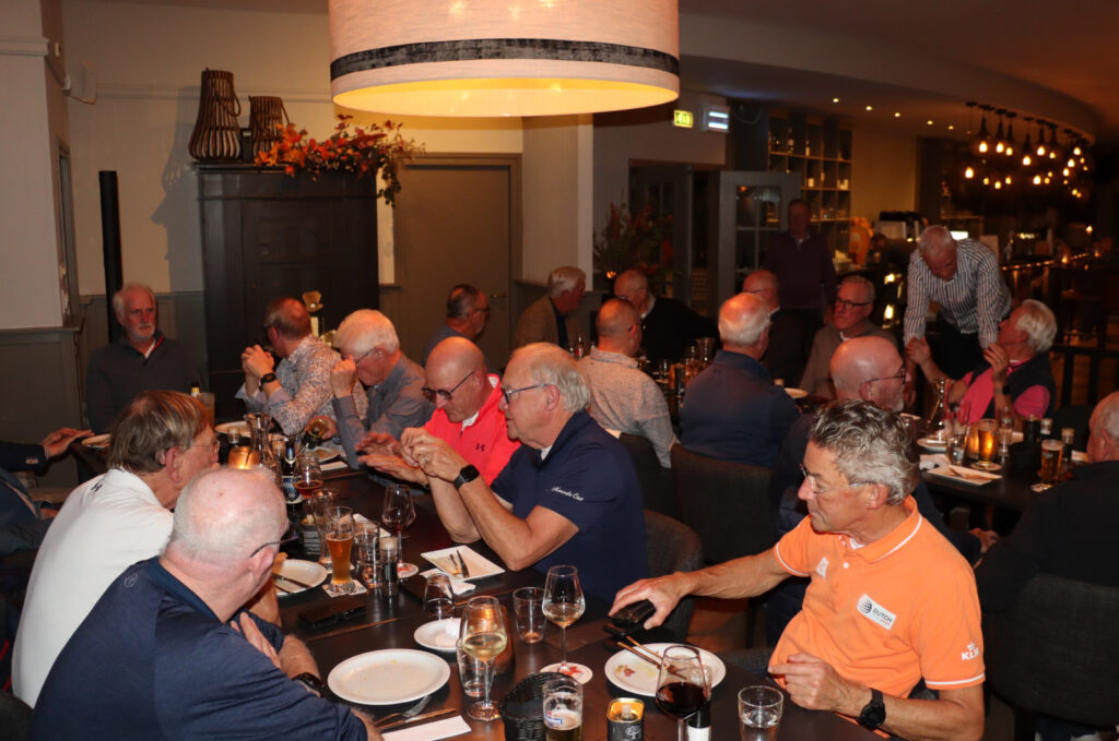 Gezellige middag op De Loonsche Duynen