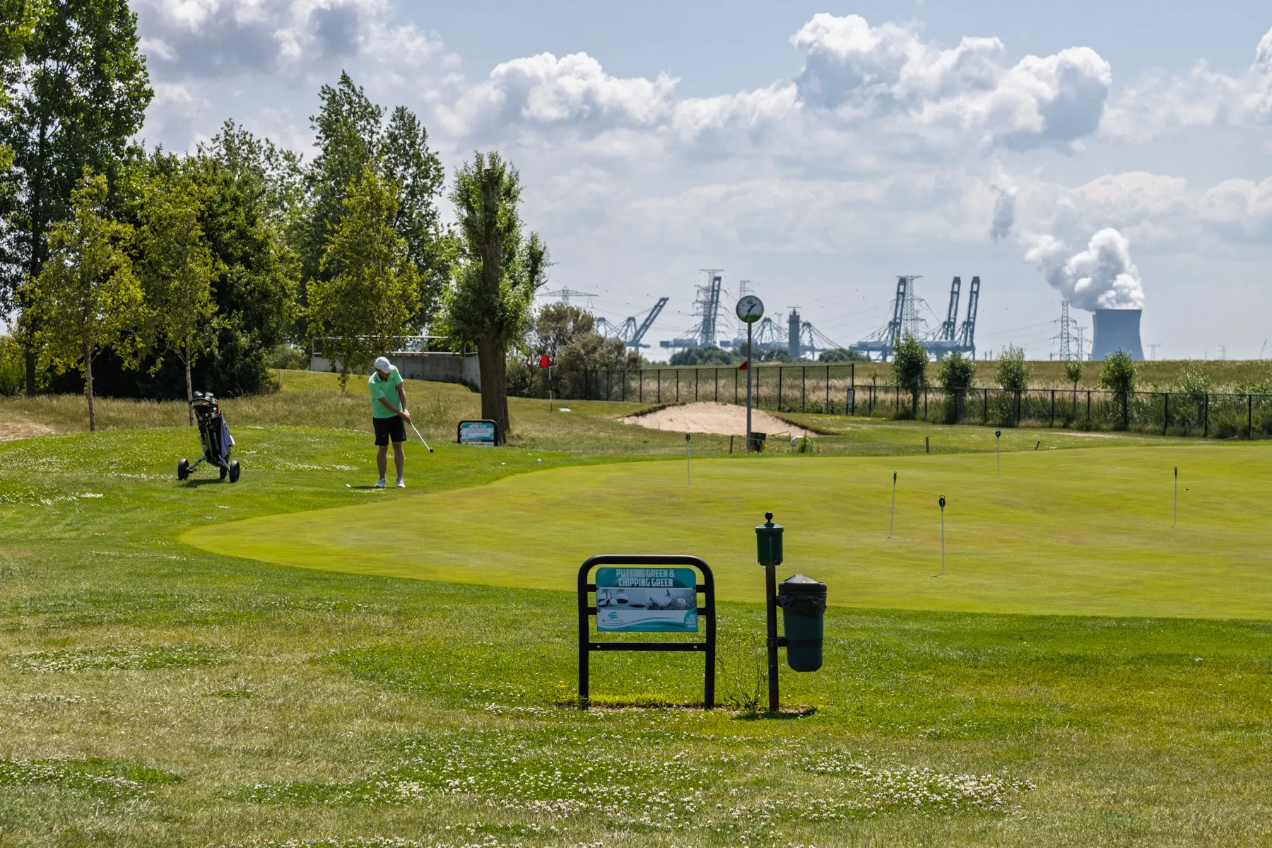 Reymerswael, uitzicht op industrie