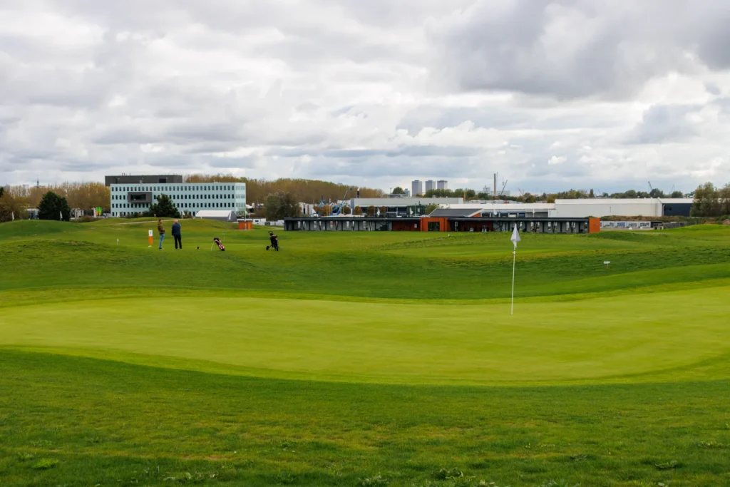 9 holes: shortgolf (PAR 3 | 4)