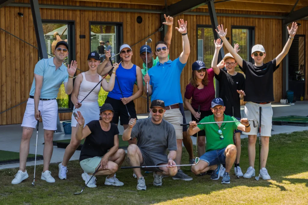 Golfstart op Almkreek, golfles van de Hollandsche Golfclub